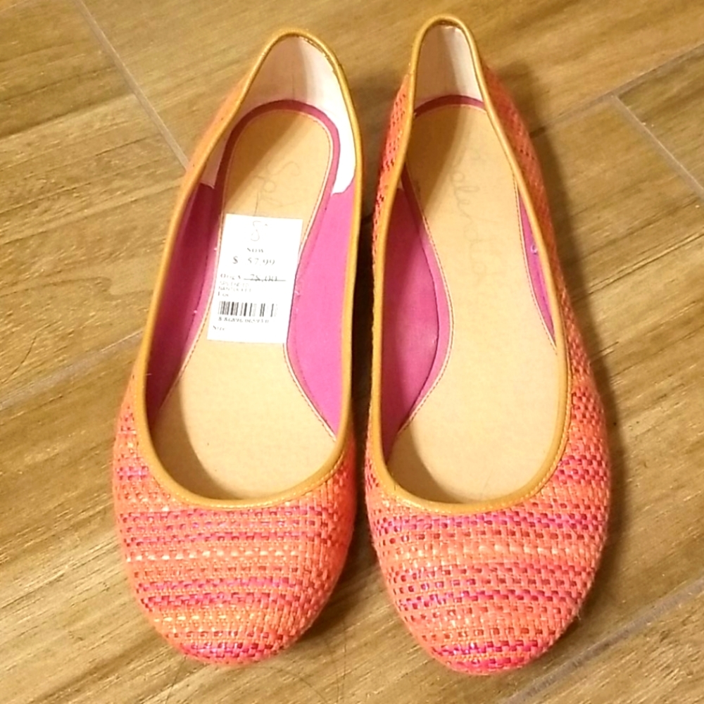 Flat shoes